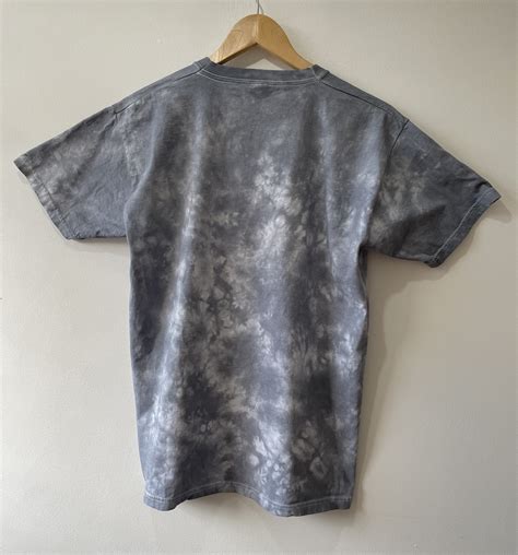 tie dye grey shirt