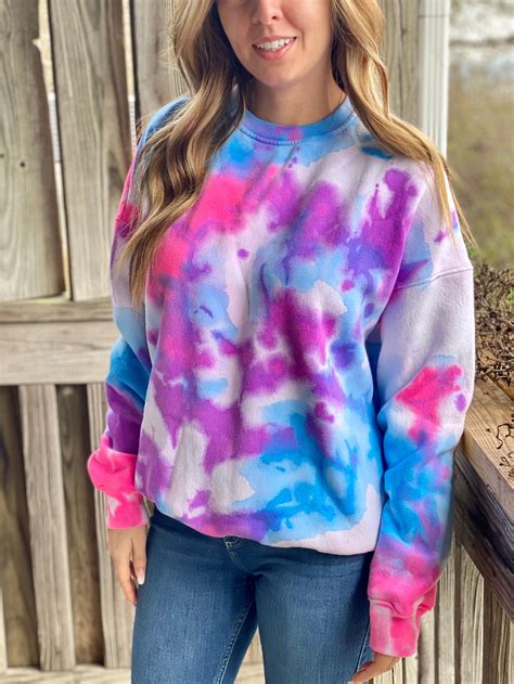 tie dye sweatshirt ladies