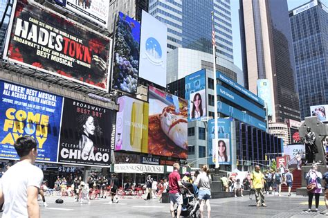 times square billboard cost