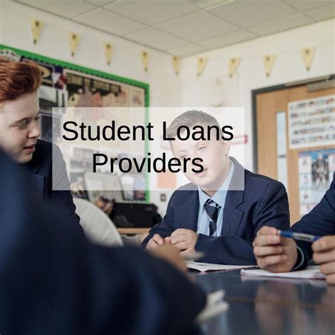 Infographic showing tips for securing student loans as an international student