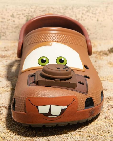 toe mater crocs