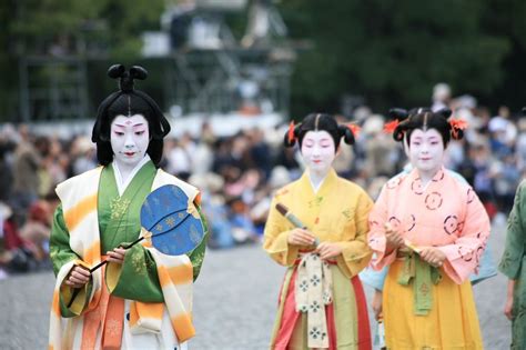 traditional japanese maid of honor