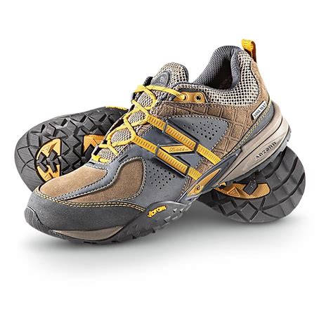 trail running shoes mens