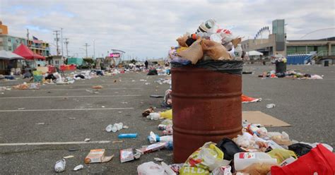 trash was left behind in nyc after the trump rally