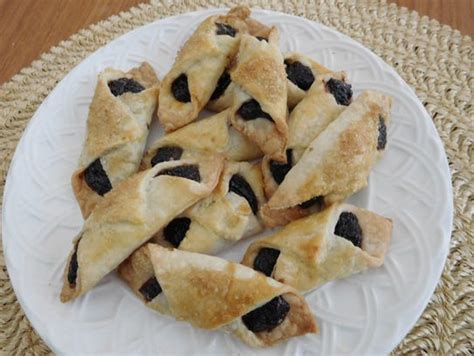 triangle prune pastry