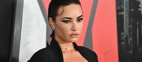 tumblr demi lovato 2024 gif: Demi Lovato's Journey Through Addiction and Recovery