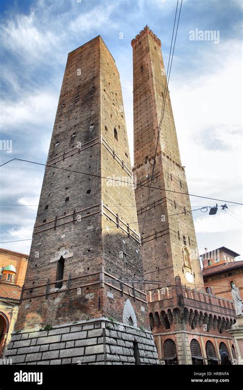 two towers bologna italy