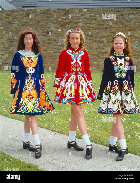 typical irish dress