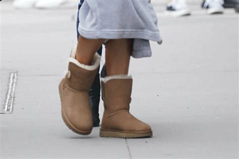 uggs with or without socks