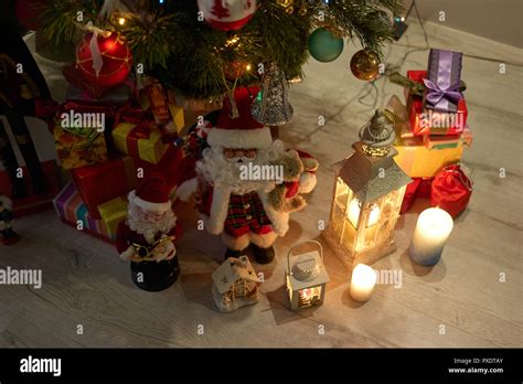 under the xmas tree decorations