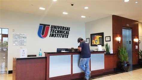 universal technical institute dallas