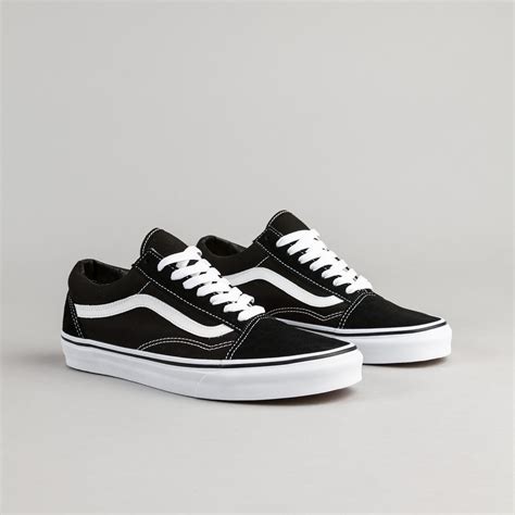 vans black and white