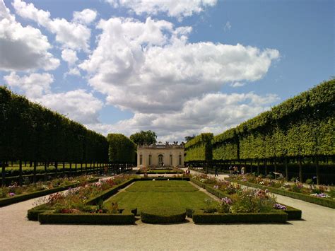 versailles the chteau the gardens and trianon PDF