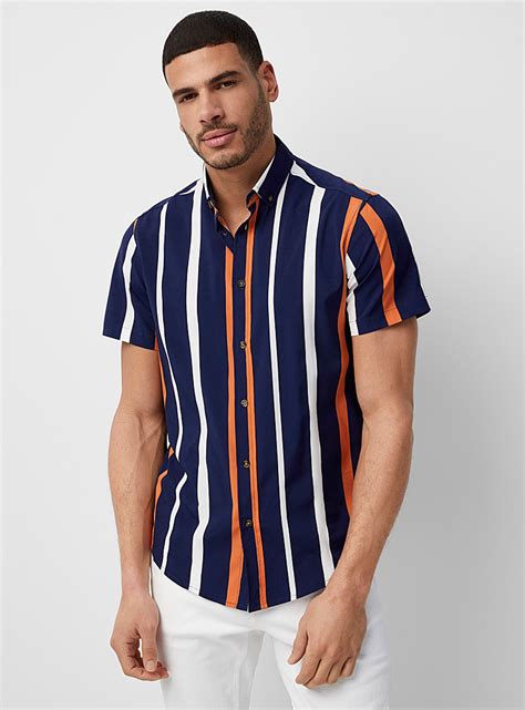 vertical stripe shirt