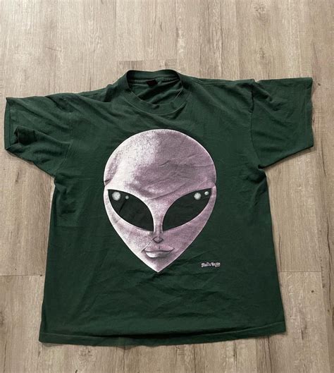 vintage alien shirt