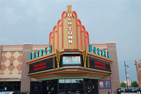 visalia ca movie theatre