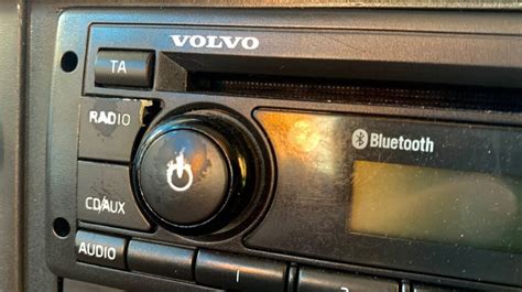 volvo truck radio code PDF