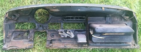 vw beetle 1303 dashboard PDF