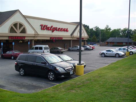 walgreens 31st and harvard