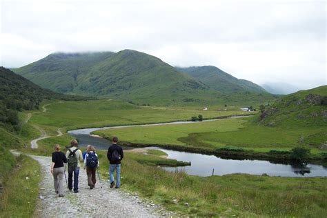 walking in the angus glens PDF