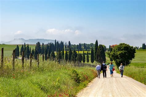 walking in tuscany walking in tuscany PDF