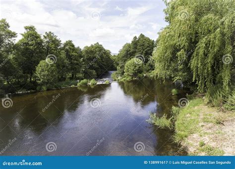 water runs slow through flat land Epub