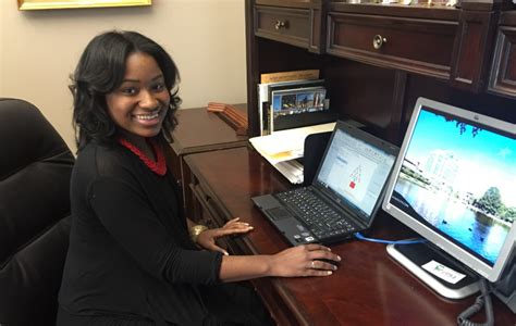 what is a student intern
