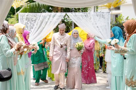 what to wear to malay wedding