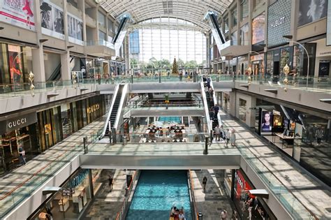 where to go shopping in singapore