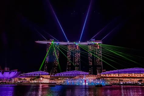 where to watch spectra light show