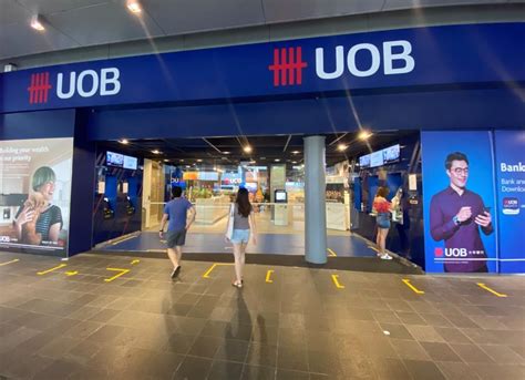 which uob branch open on sunday