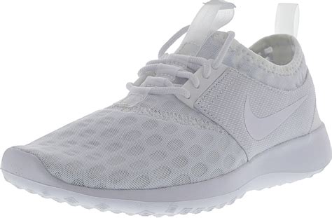 white nike womens shoes