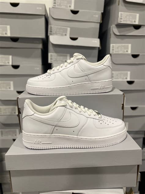 white on white air force 1 low