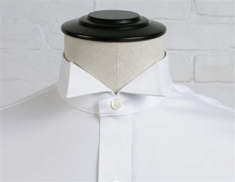 wingtip collar shirt