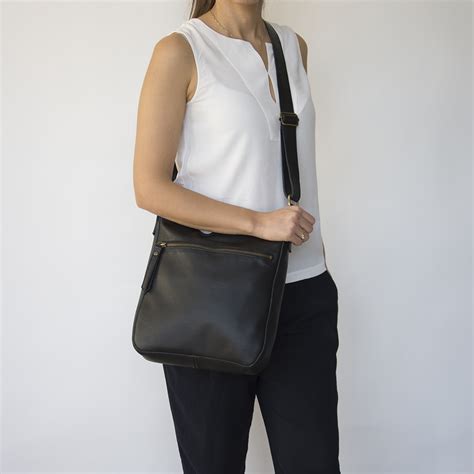 women's black crossbody handbag