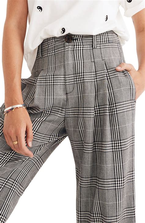 women pleated pants