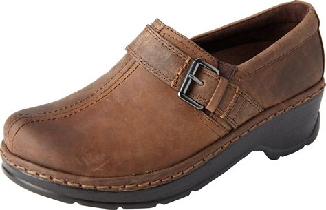 womens brown clogs