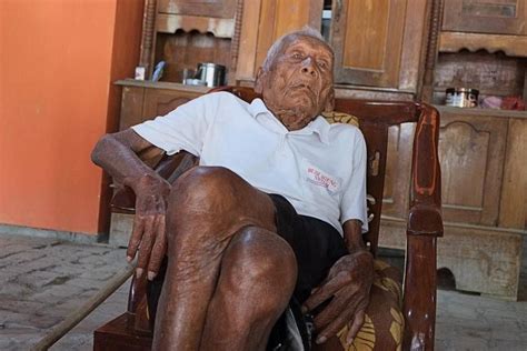 world's oldest person without grey hair