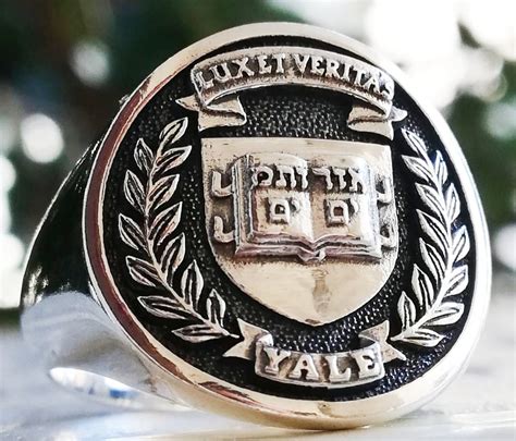 yale class ring