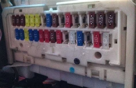 yaris 2006 fuse box Reader